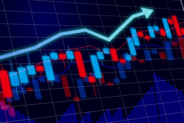 上昇する株価チャートと矢印